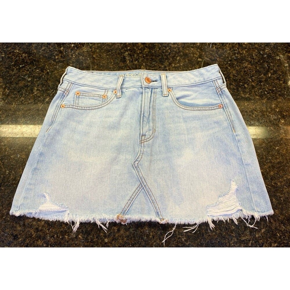 American Eagle Hi-Rise Festival Denim Miniskirt Light Wash Distressed - 6 - EUC